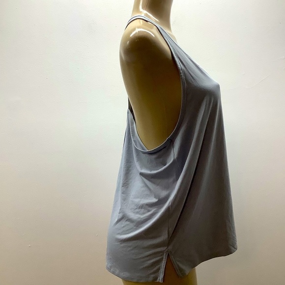 Under Armour Size XL Women's Light Gray Racer Back Tank Top. New With Tags - Picture 6 of 7